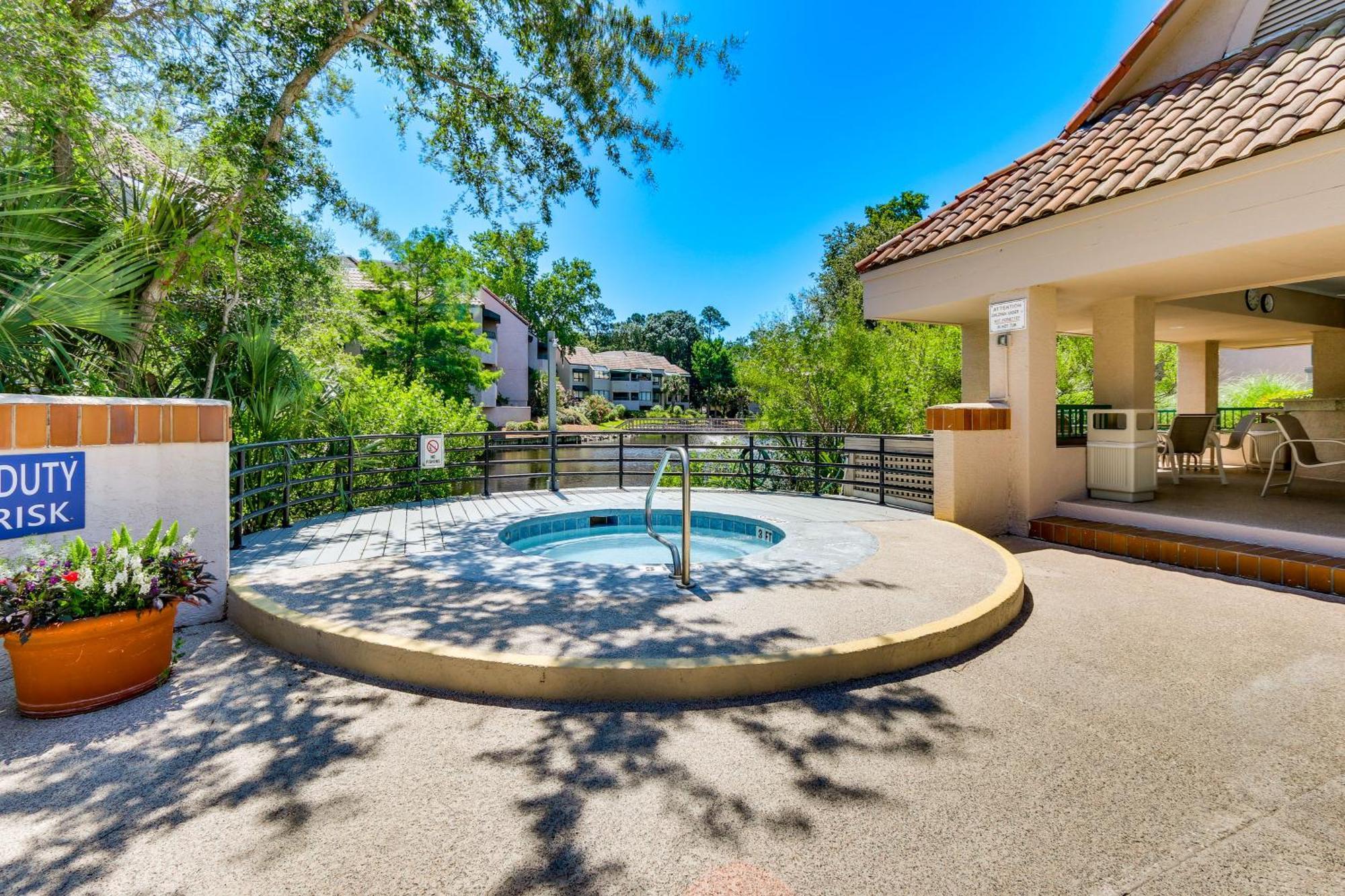 2 Mi To Beach Dog-Friendly Hilton Head Condo! Hilton Head Island Eksteriør bilde