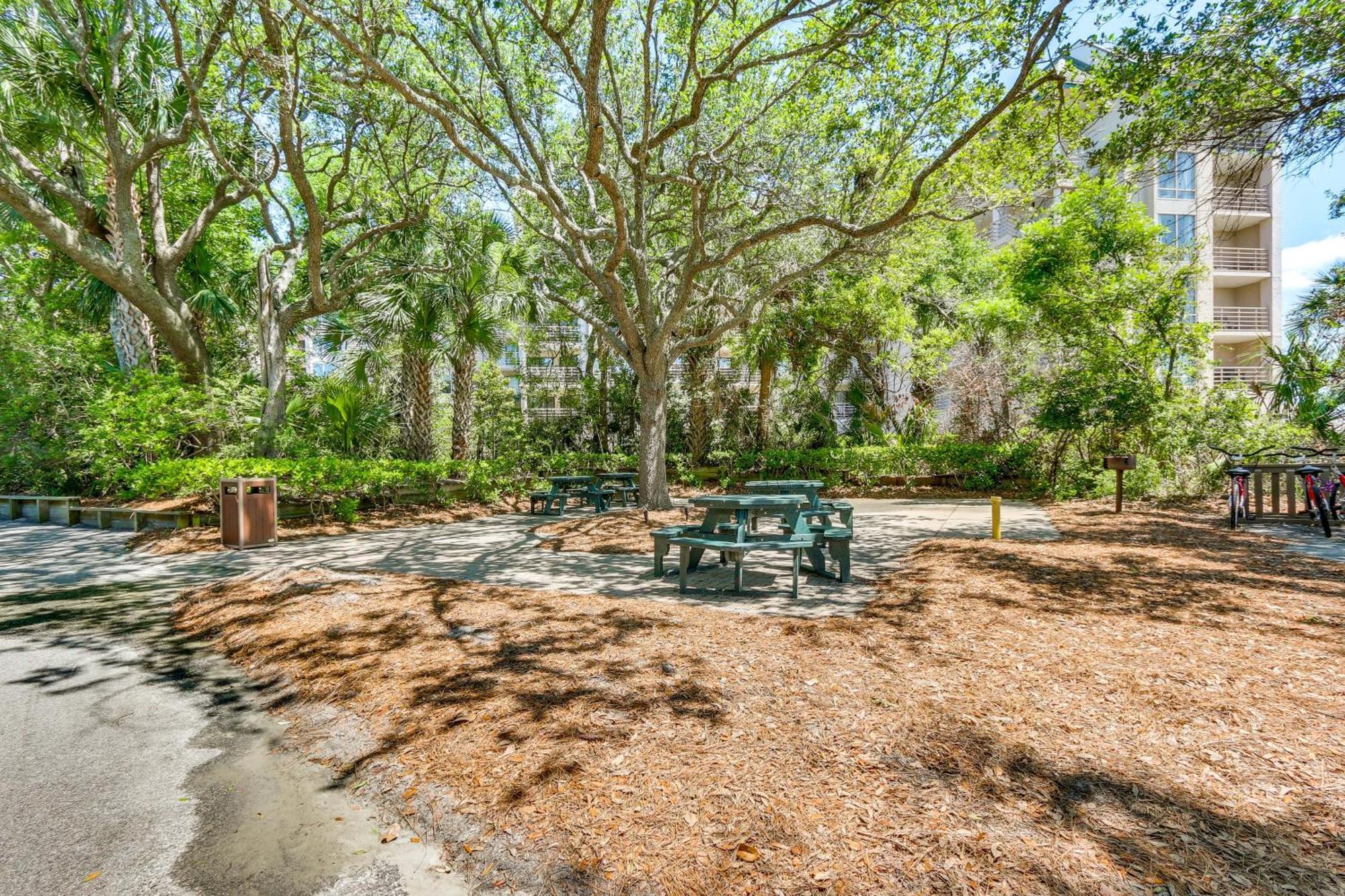 2 Mi To Beach Dog-Friendly Hilton Head Condo! Hilton Head Island Eksteriør bilde